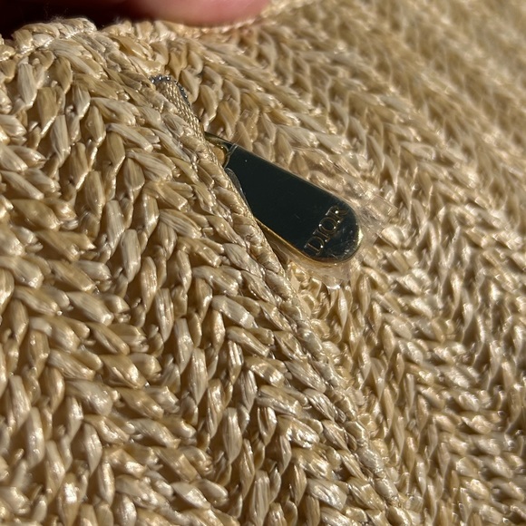 ❤️‍🔥 NWOT Limited Edition Dior raffia clutch w/ original box & wrapping - Picture 5 of 10